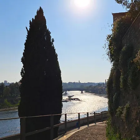 Corte Violeti La Resela Apartament