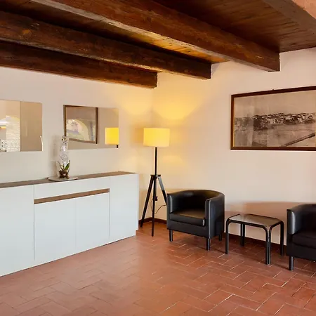 Apartment Corte Violeti La Resela
