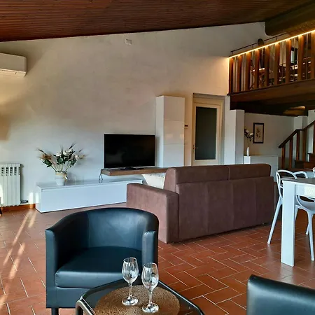 Corte Violeti La Resela Apartment *