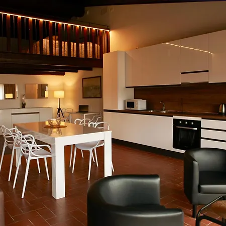 Apartment Corte Violeti La Resela